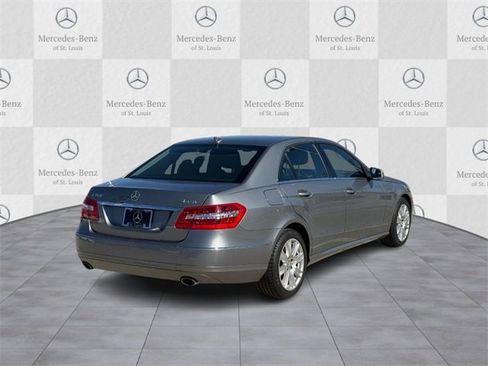 Used 2013 Mercedes-Benz E 350 4MATIC Sedan image 3