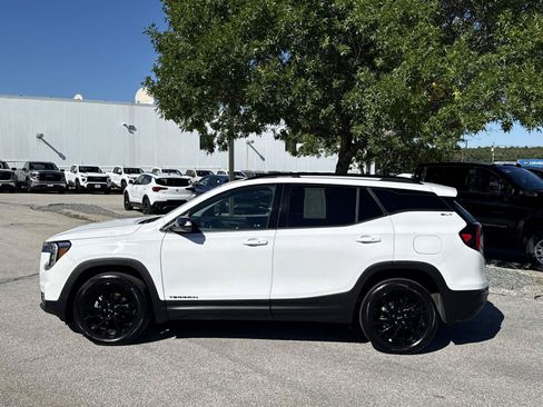 Used 2023 GMC Terrain SLT w/ Elevation Edition AWD/4WD image 5