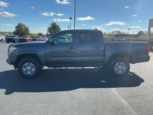 Used 2022 Toyota Tacoma SR image 8