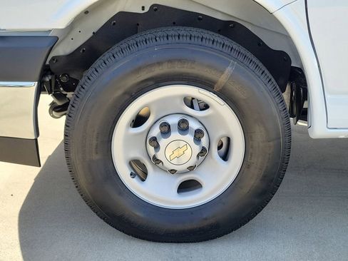 New 2026 Chevrolet Express 2500 w/ Driver Convenience Package RWD image 20