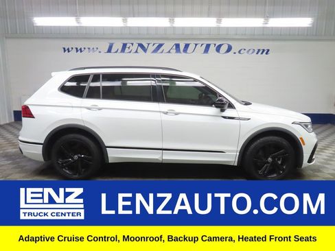 Used 2023 Volkswagen Tiguan SE R-Line image 1