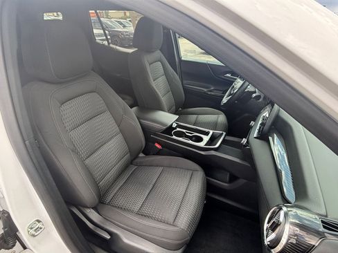 Used 2025 Chevrolet Equinox LT FWD image 34