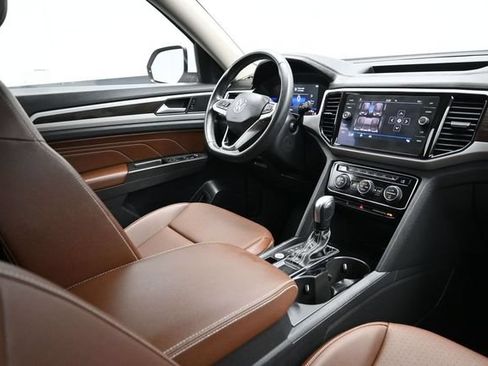 Used 2022 Volkswagen Atlas SE w/ Panoramic Sunroof Package FWD image 13