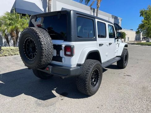 Used 2018 Jeep Wrangler Unlimited Sahara image 5