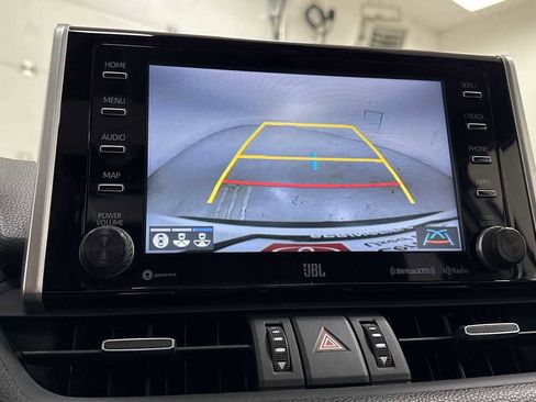 Used 2020 Toyota RAV4 Limited image 19