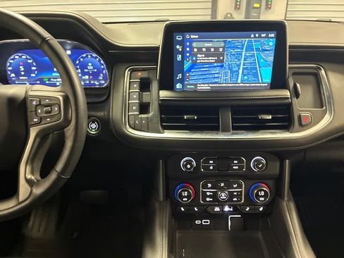 Used 2022 Chevrolet Tahoe Z71 w/ Luxury Package AWD/4WD image 18