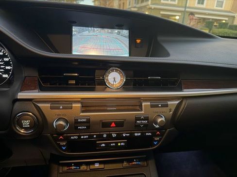 Used 2013 Lexus ES 350 w/ Luxury Pkg FWD image 75