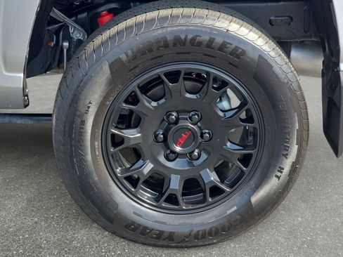 Used 2025 Toyota Tacoma SR5 AWD/4WD image 31