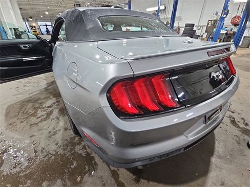 Used 2022 Ford Mustang Premium image 33