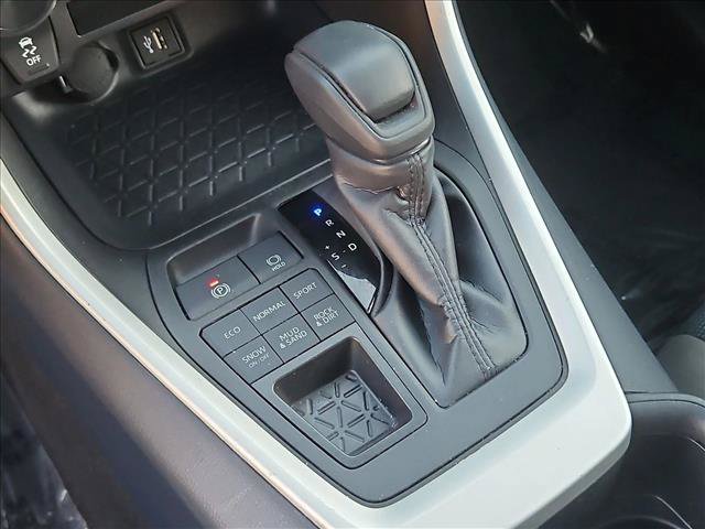 Used 2025 Toyota RAV4 LE AWD/4WD image 17