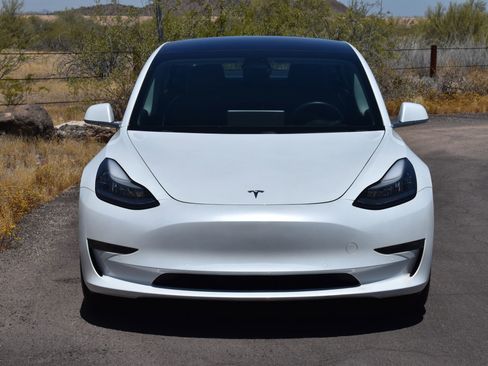 Used 2023 Tesla Model 3 Standard Range image 2