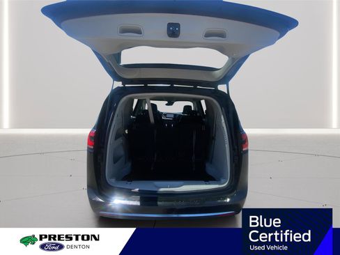 Used 2022 Chrysler Pacifica Touring-L FWD image 10