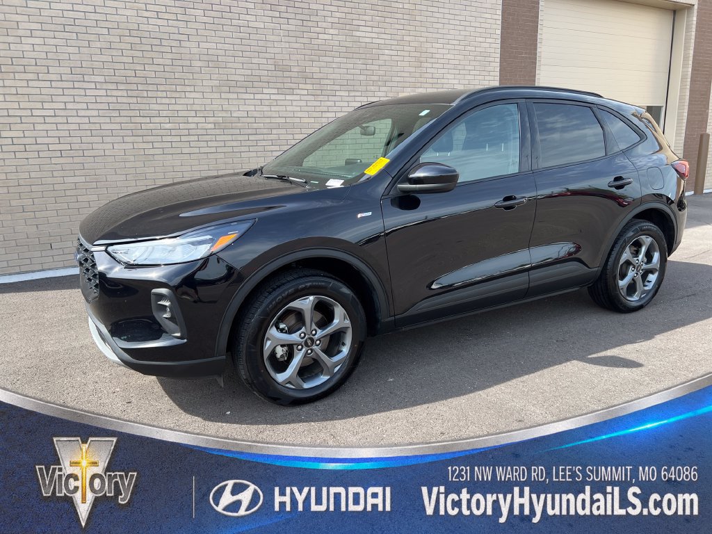 Used 2025 Ford Escape ST-Line Select AWD/4WD image 1