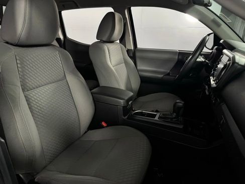 Used 2022 Toyota Tacoma SR image 15