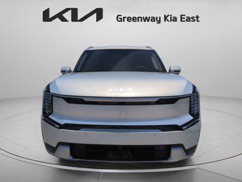Certified 2024 Kia EV9 Land AWD/4WD image 11