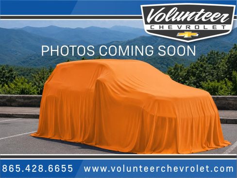 Used 2024 Chevrolet Trax LT w/ Driver Confidence Package FWD image 1