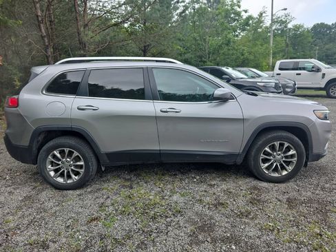 Used 2019 Jeep Cherokee Latitude Plus AWD/4WD image 9