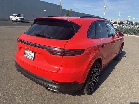 Used 2021 Porsche Cayenne E-Hybrid AWD/4WD image 10
