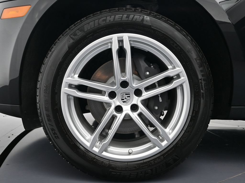 Used 2026 Porsche Macan AWD/4WD image 26