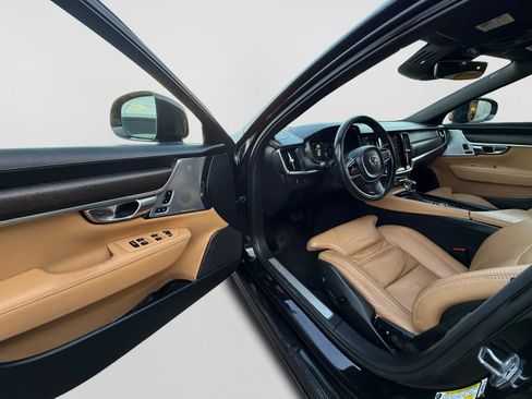 Used 2018 Volvo V90 T6 Cross Country w/ Convenience Package AWD/4WD image 12