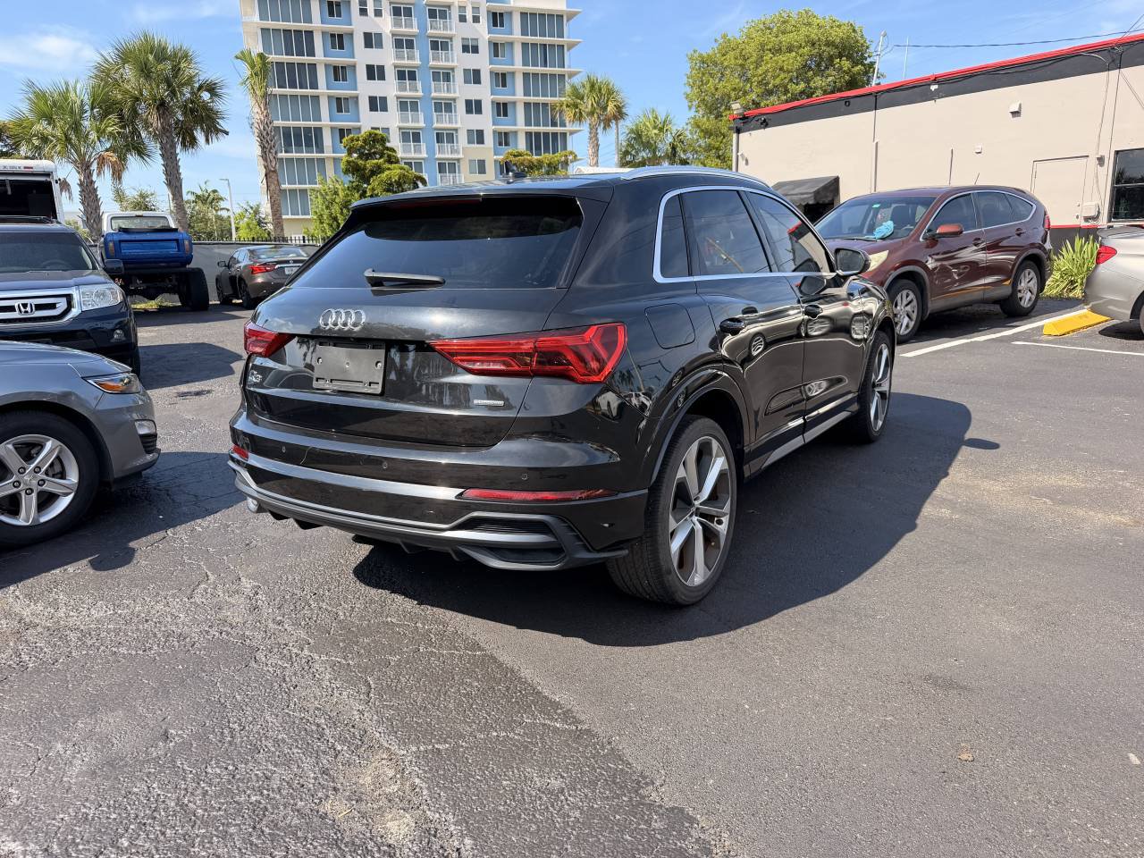 Used 2020 Audi Q3 2.0T Premium Plus w/ Premium Plus Package AWD/4WD image 3