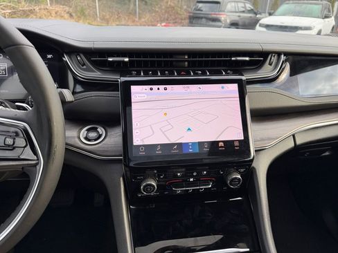 Certified 2024 Jeep Grand Cherokee L Overland w/ Rear Seat Video Group I image 19