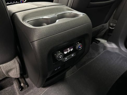Used 2025 Chevrolet Traverse Z71 w/ Driver Confidence Package AWD/4WD image 44