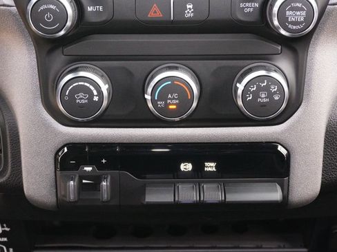 Used 2024 RAM 2500 Tradesman w/ Chrome Appearance Group AWD/4WD image 16