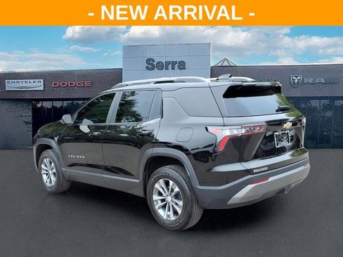 Used 2025 Chevrolet Equinox LT w/ Convenience Package II FWD image 5