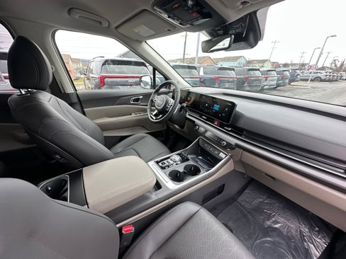 New 2026 Kia Carnival EX image 28