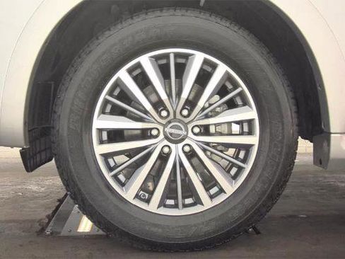 Used 2024 Nissan Armada SL w/ Captain's Chairs Package image 6