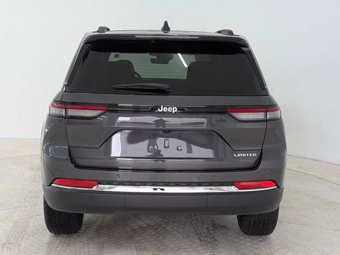 Used 2025 Jeep Grand Cherokee Limited image 10