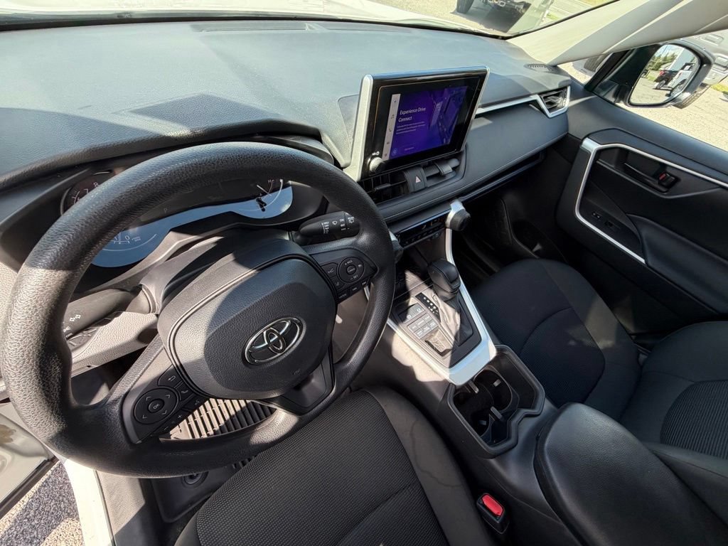 Used 2024 Toyota RAV4 LE AWD/4WD image 13