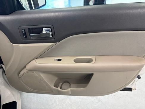 Used 2012 Ford Fusion SE FWD image 25