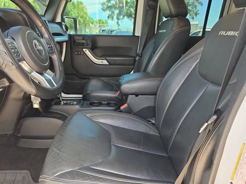Used 2016 Jeep Wrangler Unlimited Rubicon AWD/4WD image 14