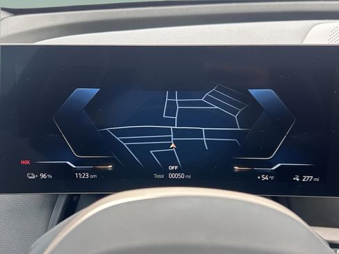 Used 2026 BMW iX xDrive45 w/ Premium Package image 13