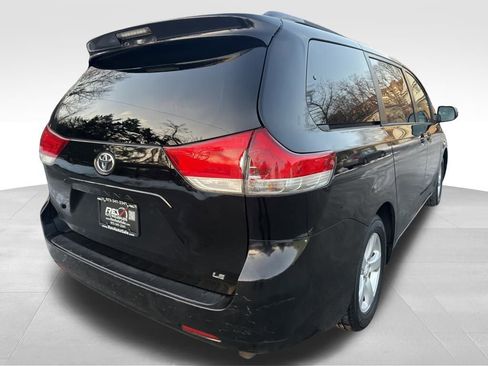 Used 2012 Toyota Sienna LE FWD image 5