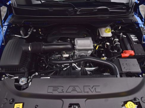 New 2026 RAM 1500 4x4 Crew Cab image 10