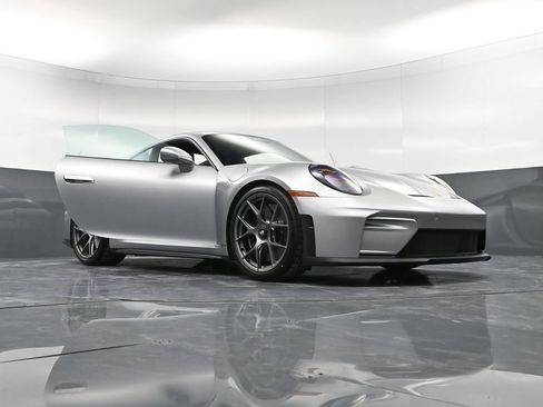 Certified 2026 Porsche 911 GT3 RWD image 38