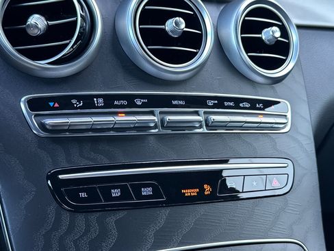 Certified 2022 Mercedes-Benz GLC 300 image 20