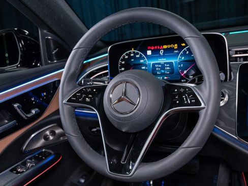New 2026 Mercedes-Benz E 450 4MATIC Sedan image 16