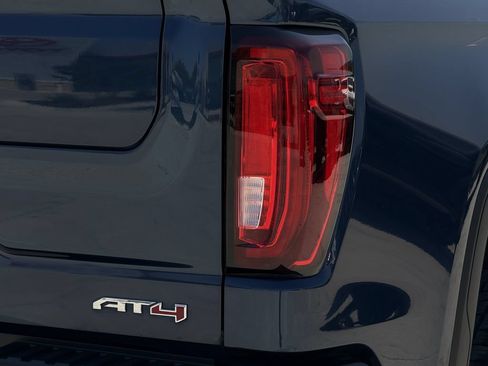 Used 2019 GMC Sierra 1500 AT4 w/ AT4 Premium Package AWD/4WD image 12