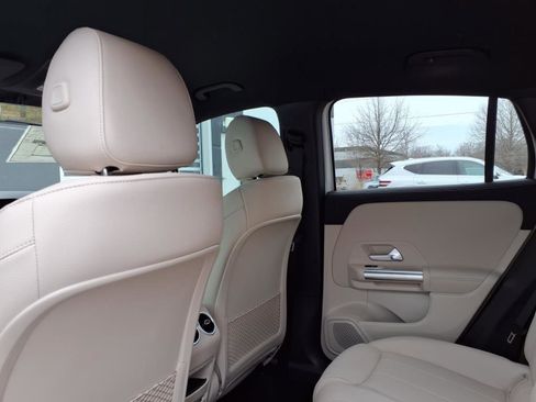 Certified 2025 Mercedes-Benz GLA 250 image 21