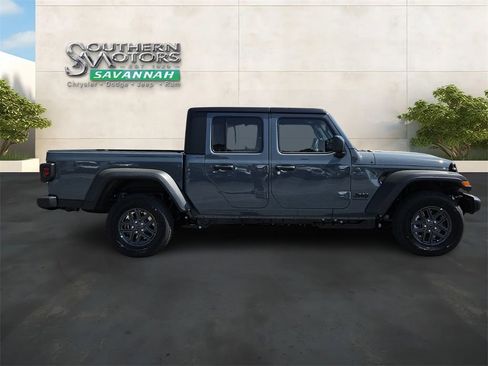New 2026 Jeep Gladiator Sport AWD/4WD image 6
