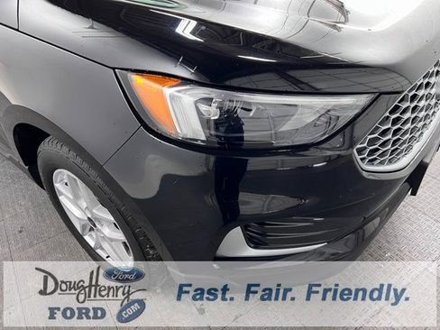 Used 2023 Ford Edge SEL image 8