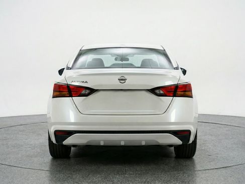 Used 2025 Nissan Altima 2.5 SV FWD image 7