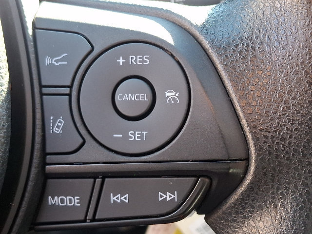 Used 2023 Toyota RAV4 LE AWD/4WD image 22