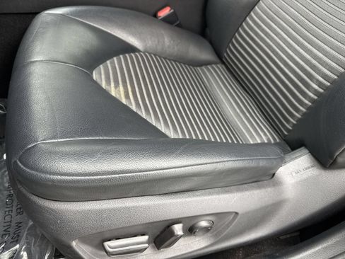 Used 2019 Toyota Camry SE FWD image 25