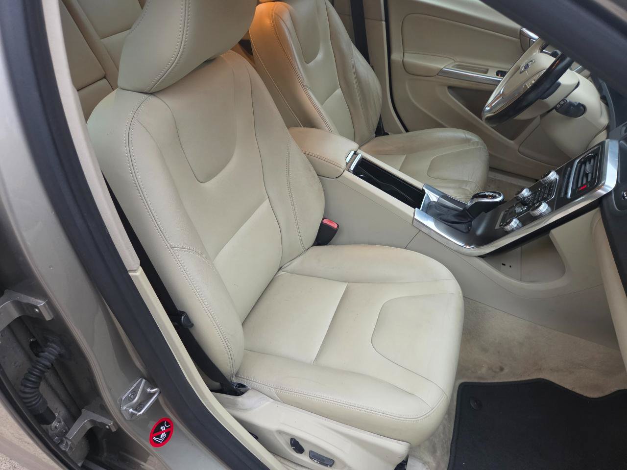 Used 2015 Volvo V60 T5 Premier w/ Convenience Package AWD/4WD image 22