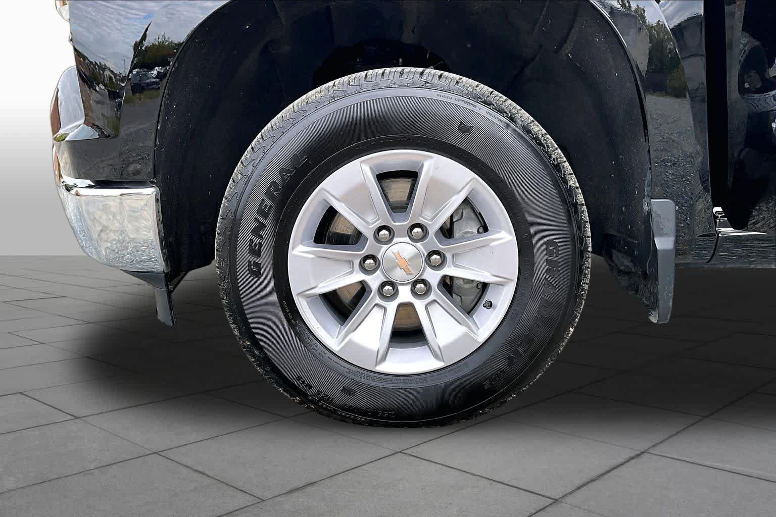 Used 2026 Chevrolet Silverado 1500 LT AWD/4WD image 11
